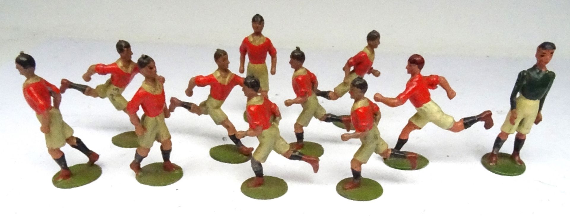 Britains Famous Football Teams MANCHESTER UNITED - Image 3 of 4