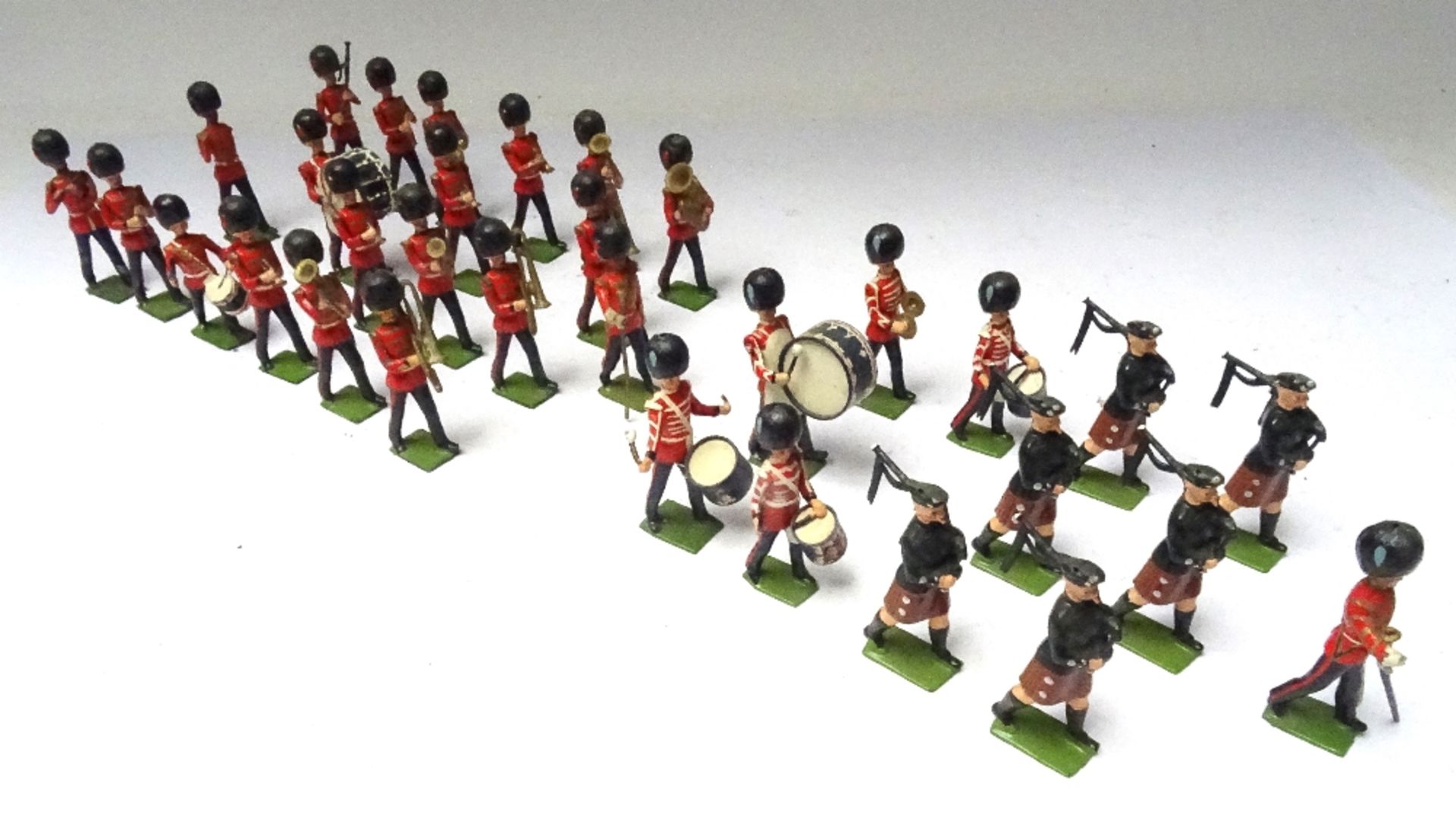 Britains set 2096, Pipes and Drums of the Irish Guards - Image 2 of 5