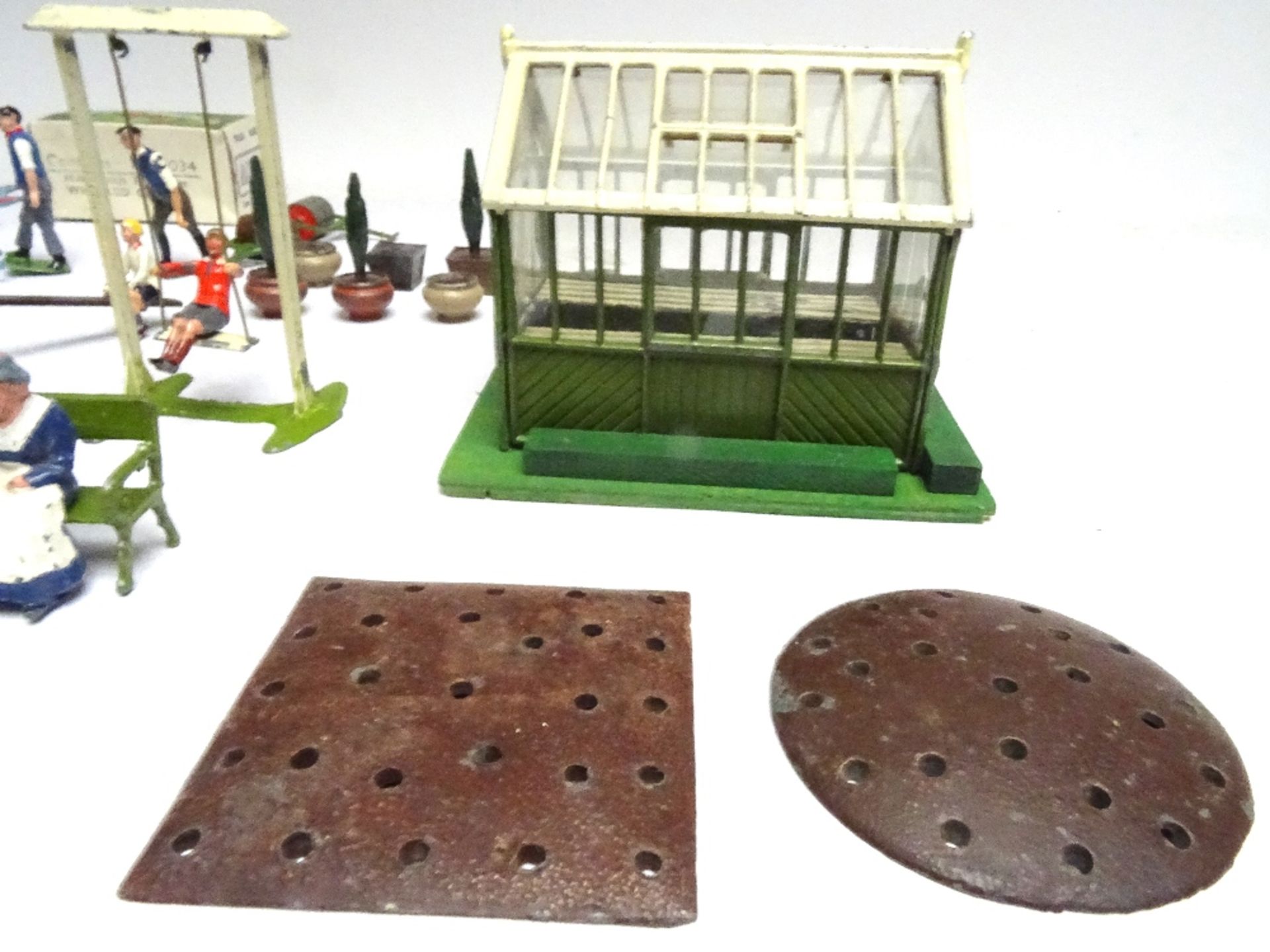 Britains Miniature Gardening Greenhouse - Image 3 of 5