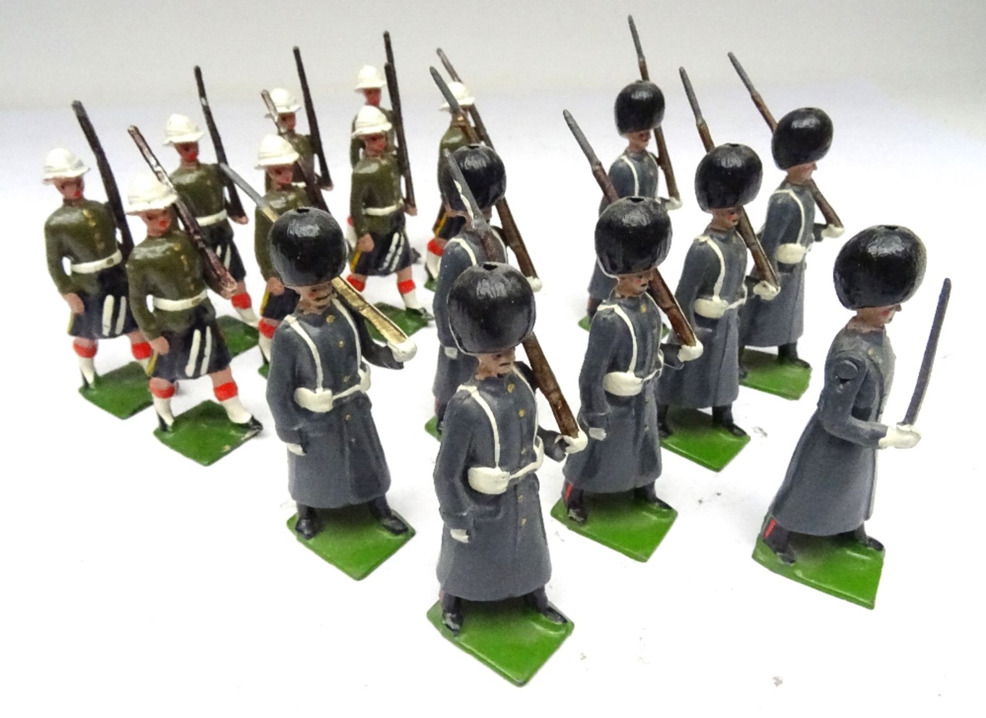 Britains set 312, Grenadier Guards in greatcoats - Bild 5 aus 6