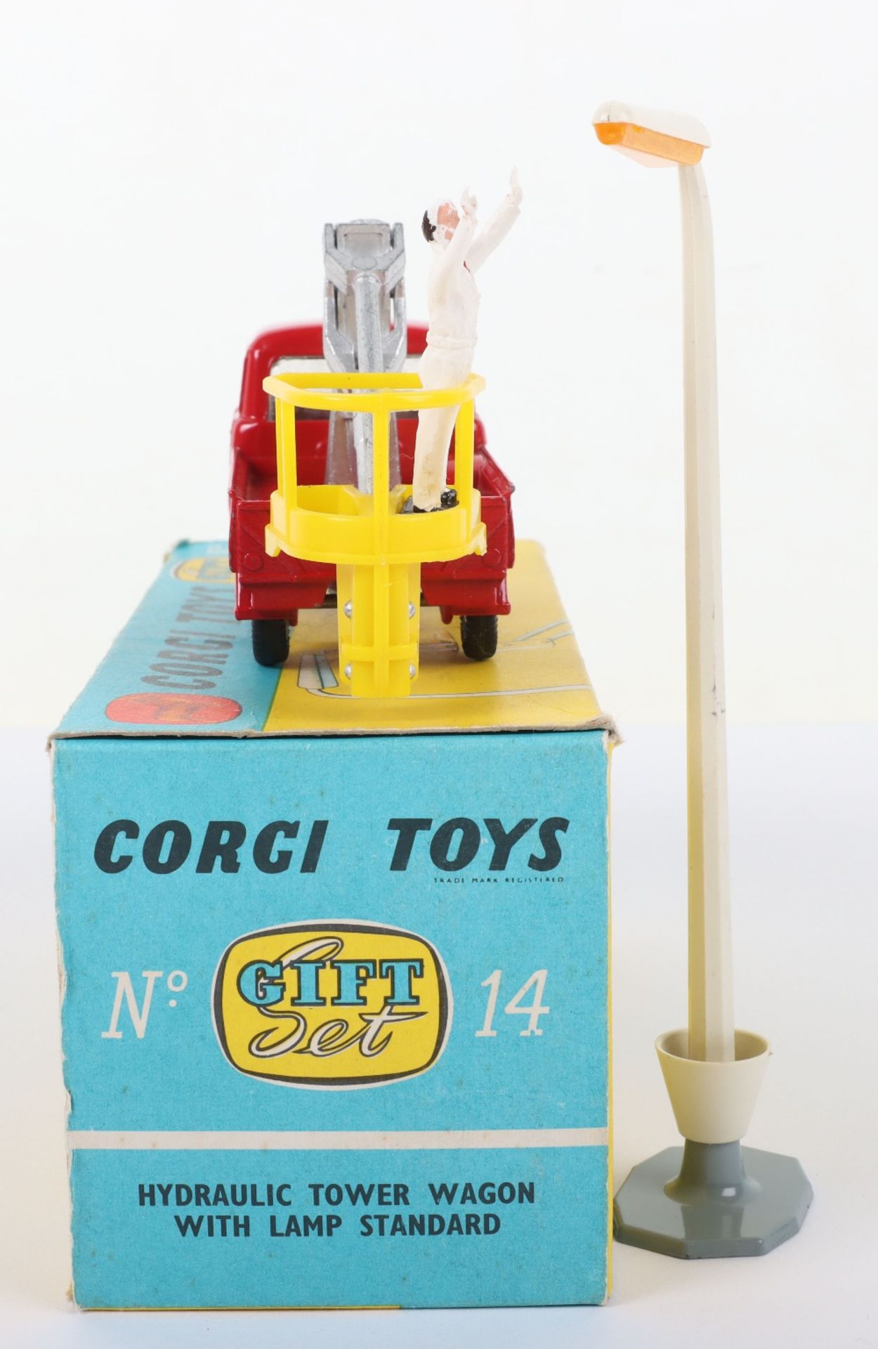 Corgi Toys Gift Set 14 Hydraulic Tower Wagon with Lamp Standard - Bild 4 aus 5