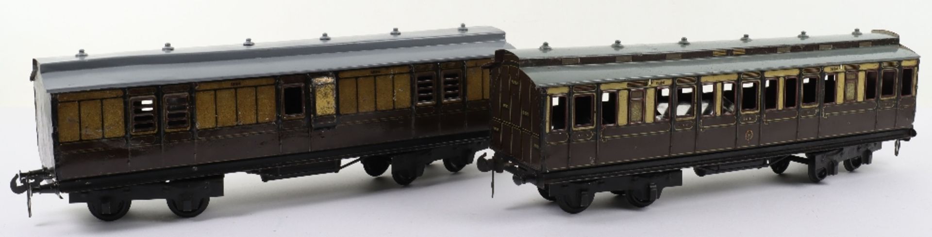 Gauge 1 tinplate GWR passenger coaches and wagons - Bild 5 aus 8