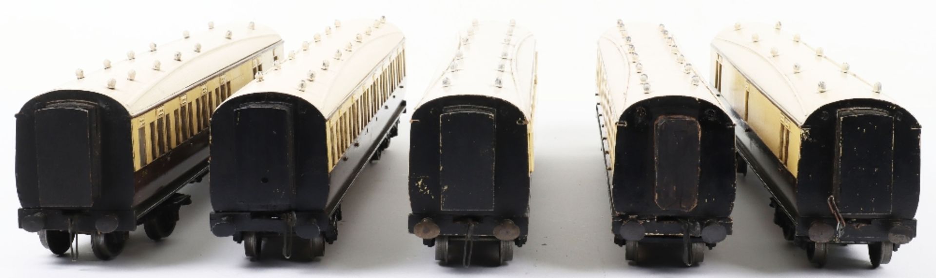 Milbro 0 gauge wooden bodied GWR bogie coaches - Bild 3 aus 4