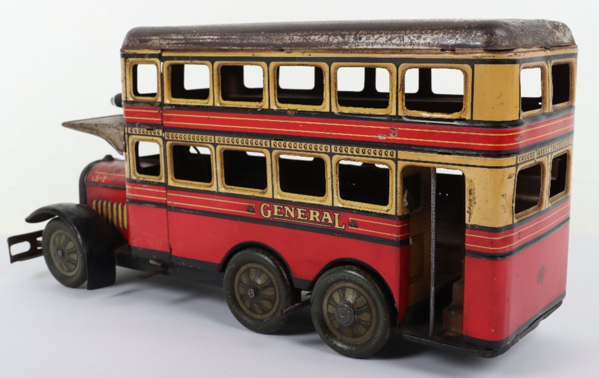 A Gunthermann tinplate clockwork General Double Decker bus with electric light, 1930s - Bild 4 aus 7