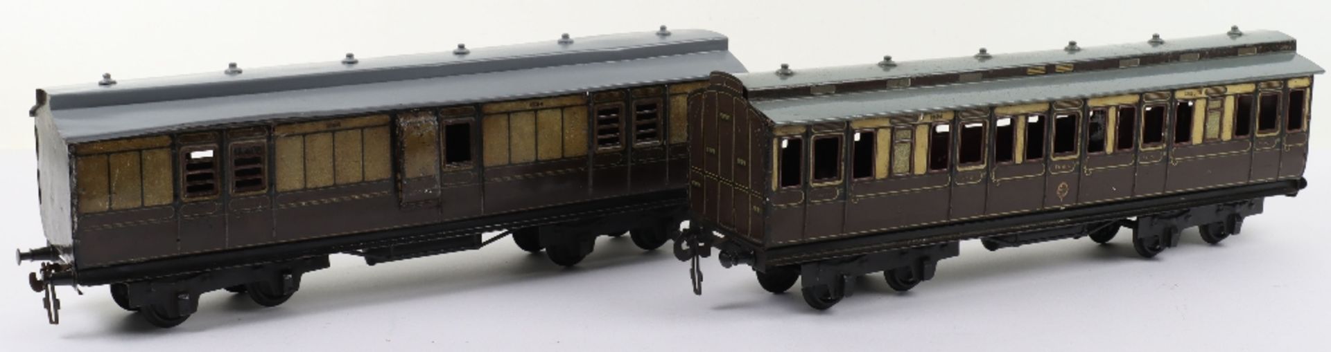 Gauge 1 tinplate GWR passenger coaches and wagons - Bild 6 aus 8