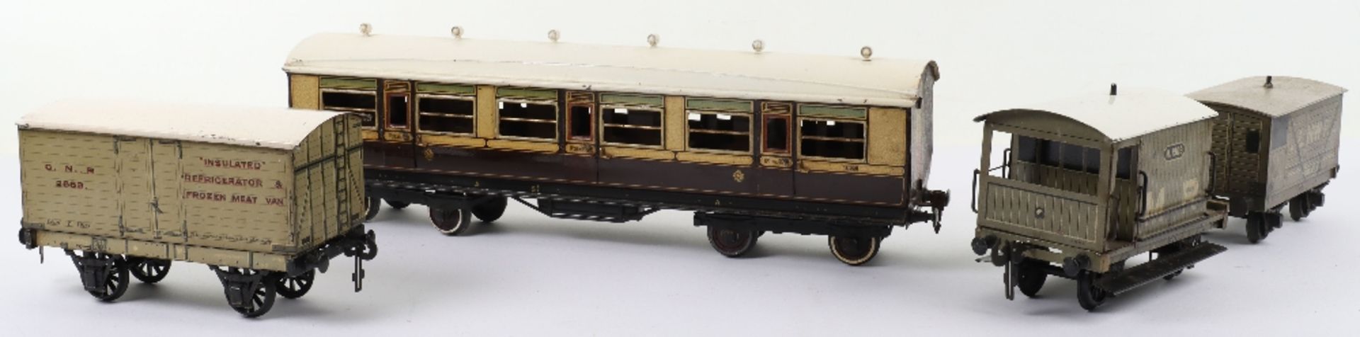 Gauge 1 tinplate GWR passenger coaches and wagons - Bild 8 aus 8