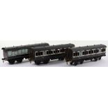 Gauge 1 tinplate GWR passenger coaches and wagons