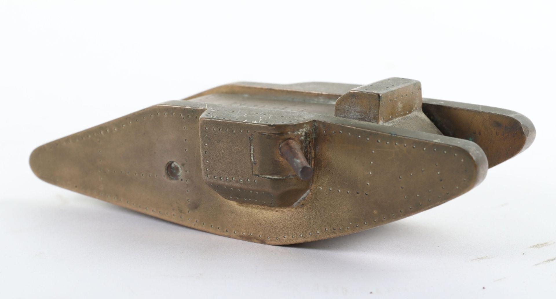 Brass Model of a British Mk V Tank “Souvenir from Bovington” - Bild 3 aus 5