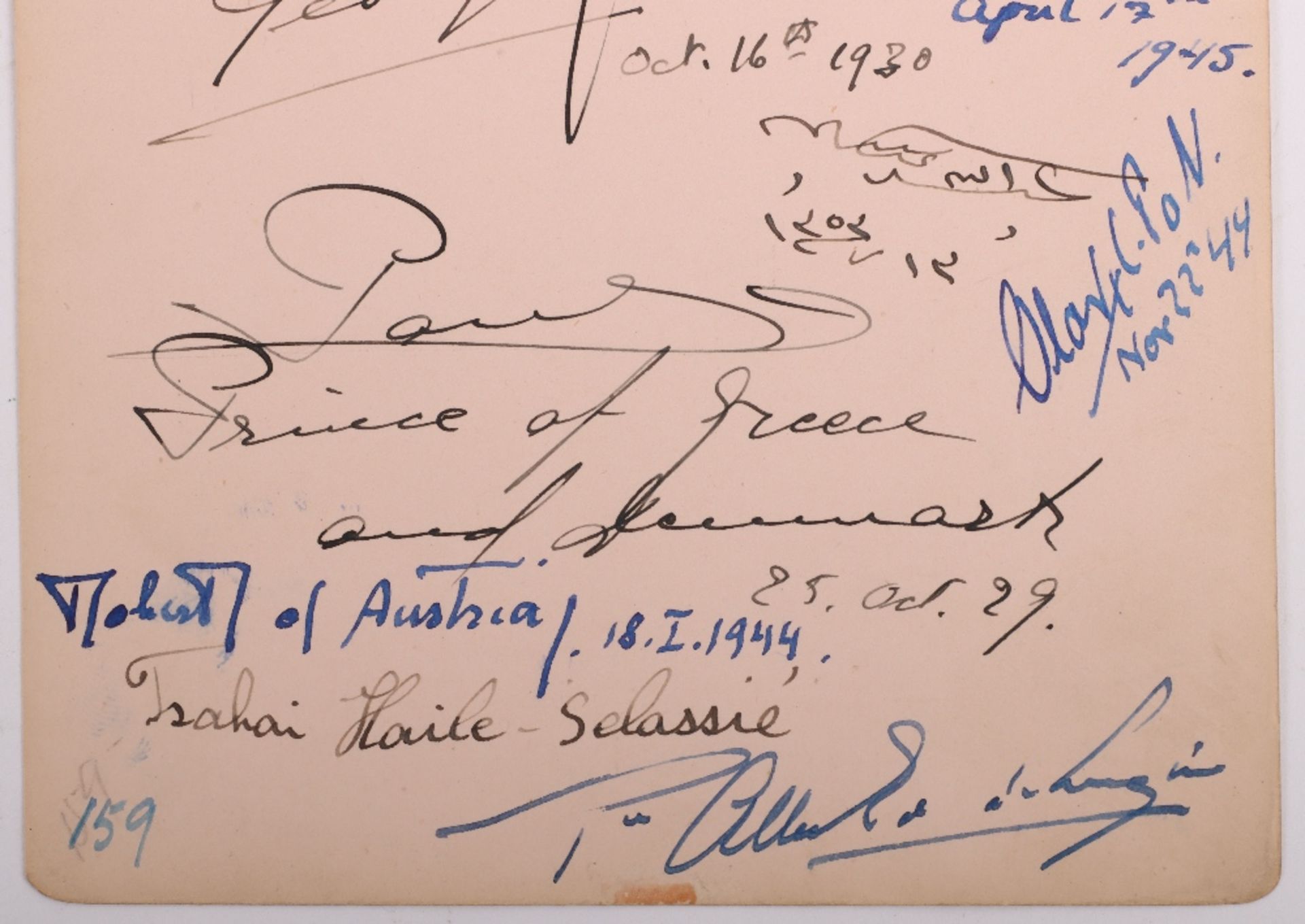 Rare Autograph Page Signed by Many Notorious World Leaders of the 20th Century - Bild 4 aus 5