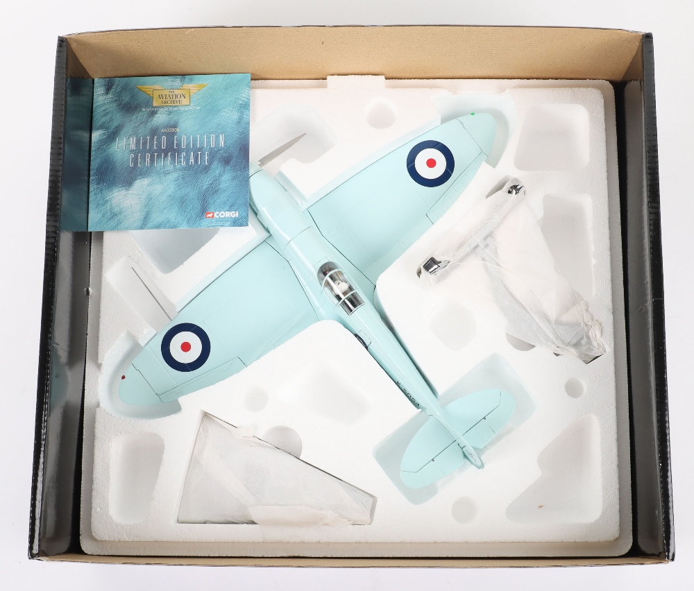 Corgi “The Aviation Archive” Supermarine Type 300 – Prototype Spitfire boxed - Bild 3 aus 3