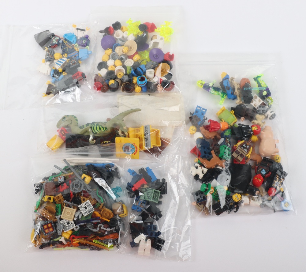 Large Quantity of Mixed Lego minifigures and bricks - Bild 4 aus 9