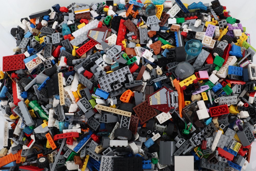 Large Quantity of Mixed Lego minifigures and bricks