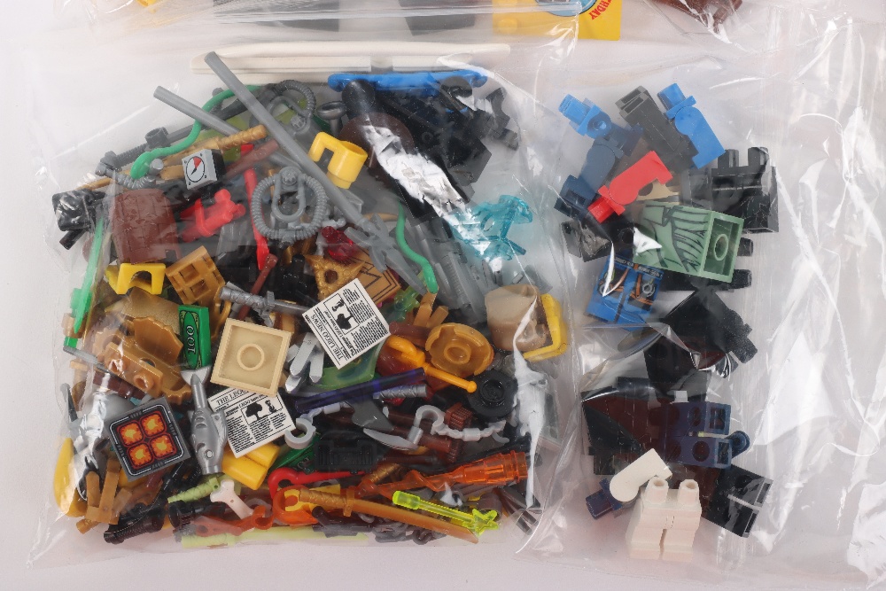 Large Quantity of Mixed Lego minifigures and bricks - Bild 7 aus 9