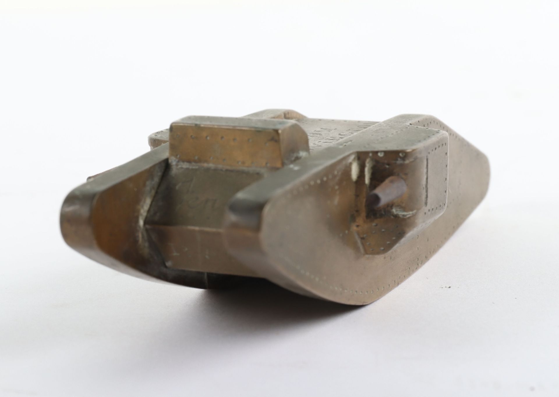 Brass Model of a British Mk V Tank “Souvenir from Bovington” - Bild 2 aus 5