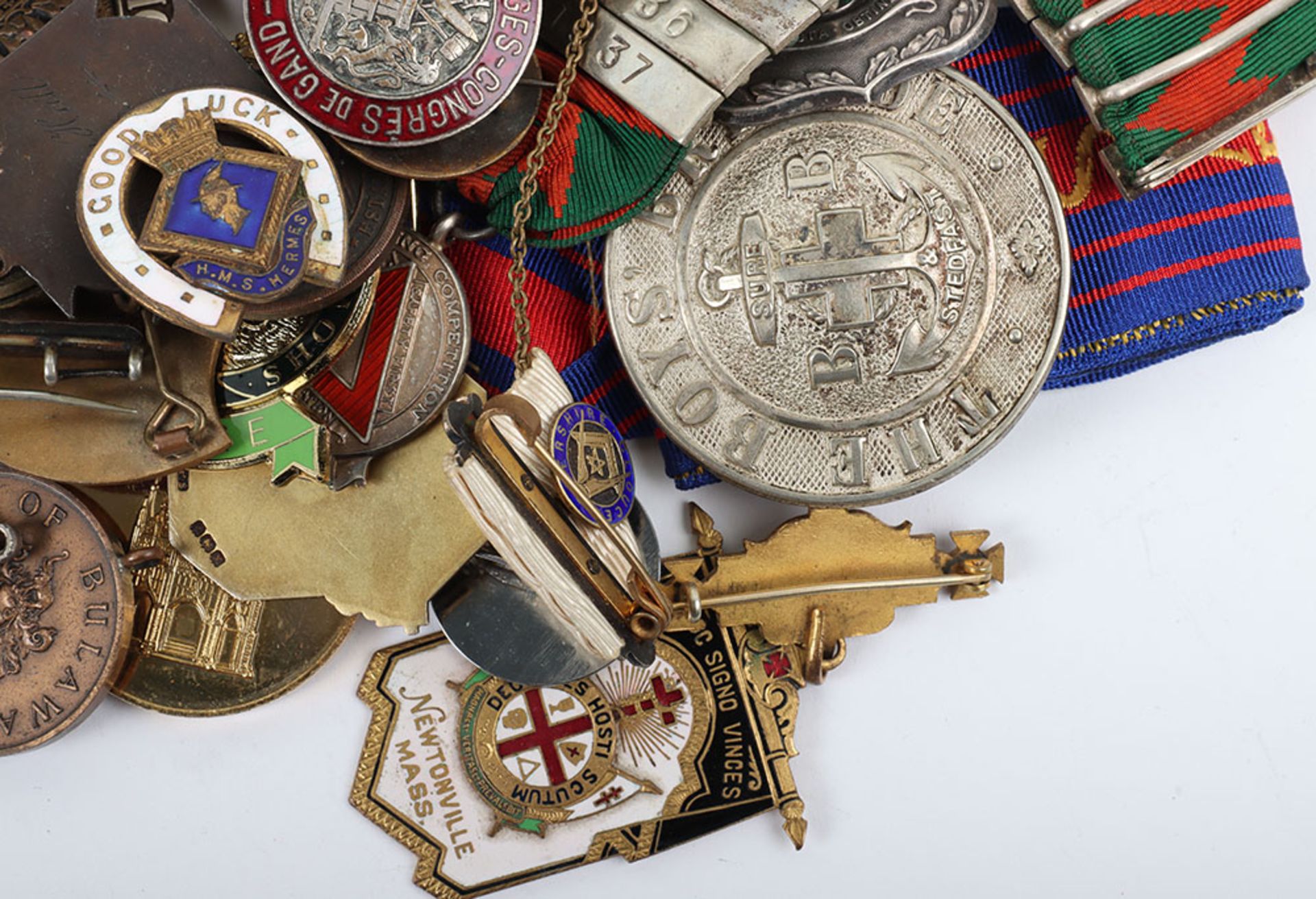 A selection of badges and medals for various awards and services - Image 3 of 4