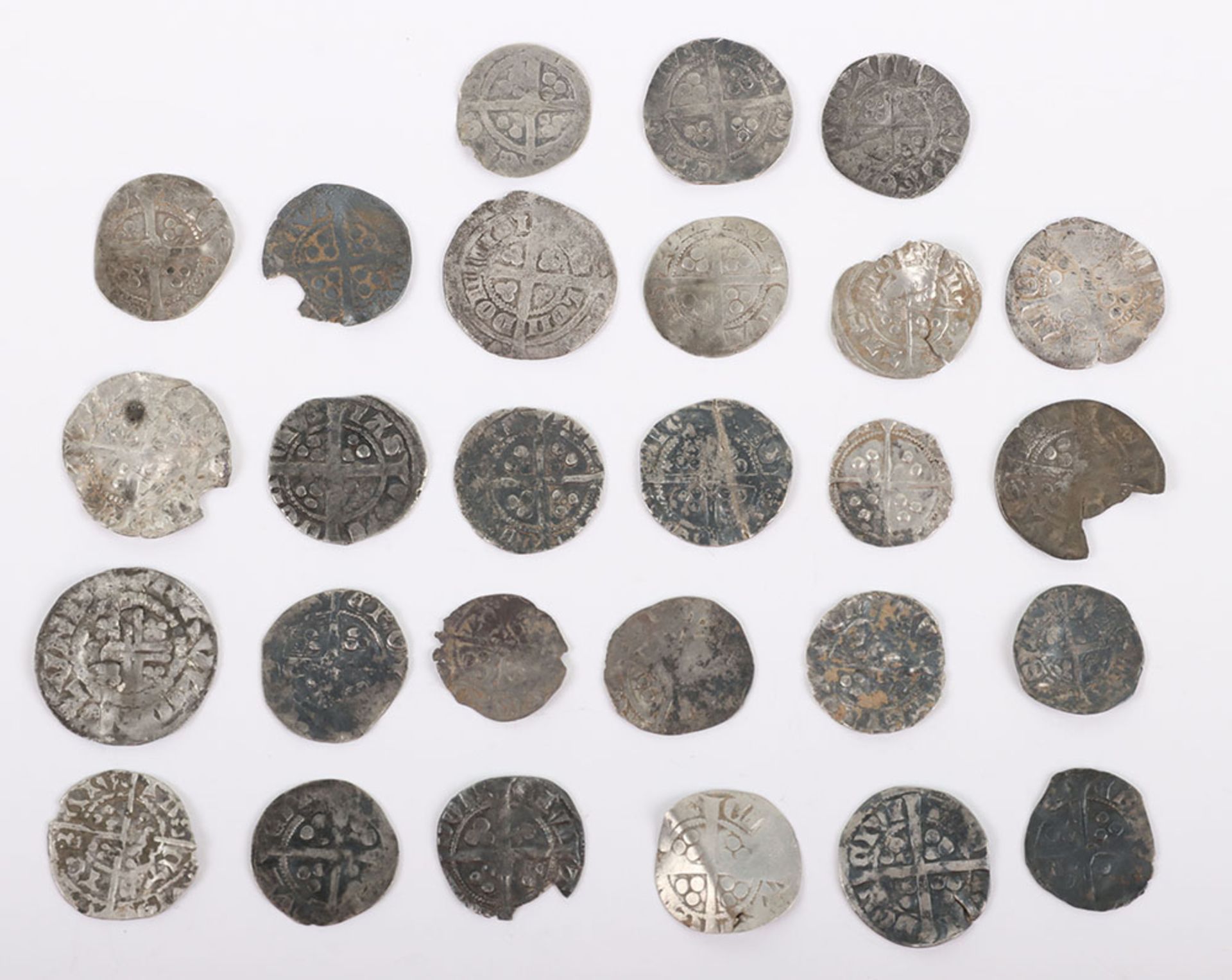 Twenty seven hammered pennies and groats, some fragmented - Image 2 of 2