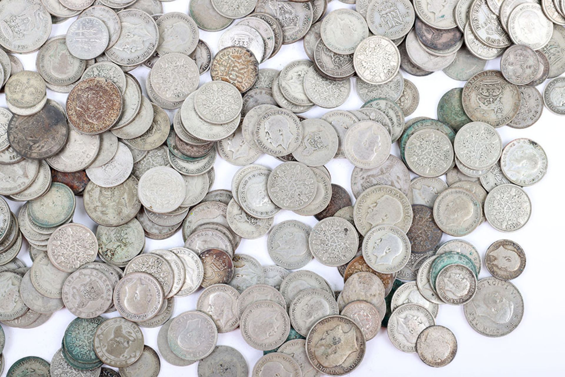 A selection of pre 1947 Shillings, Sixpences, and Threepences - Image 3 of 6