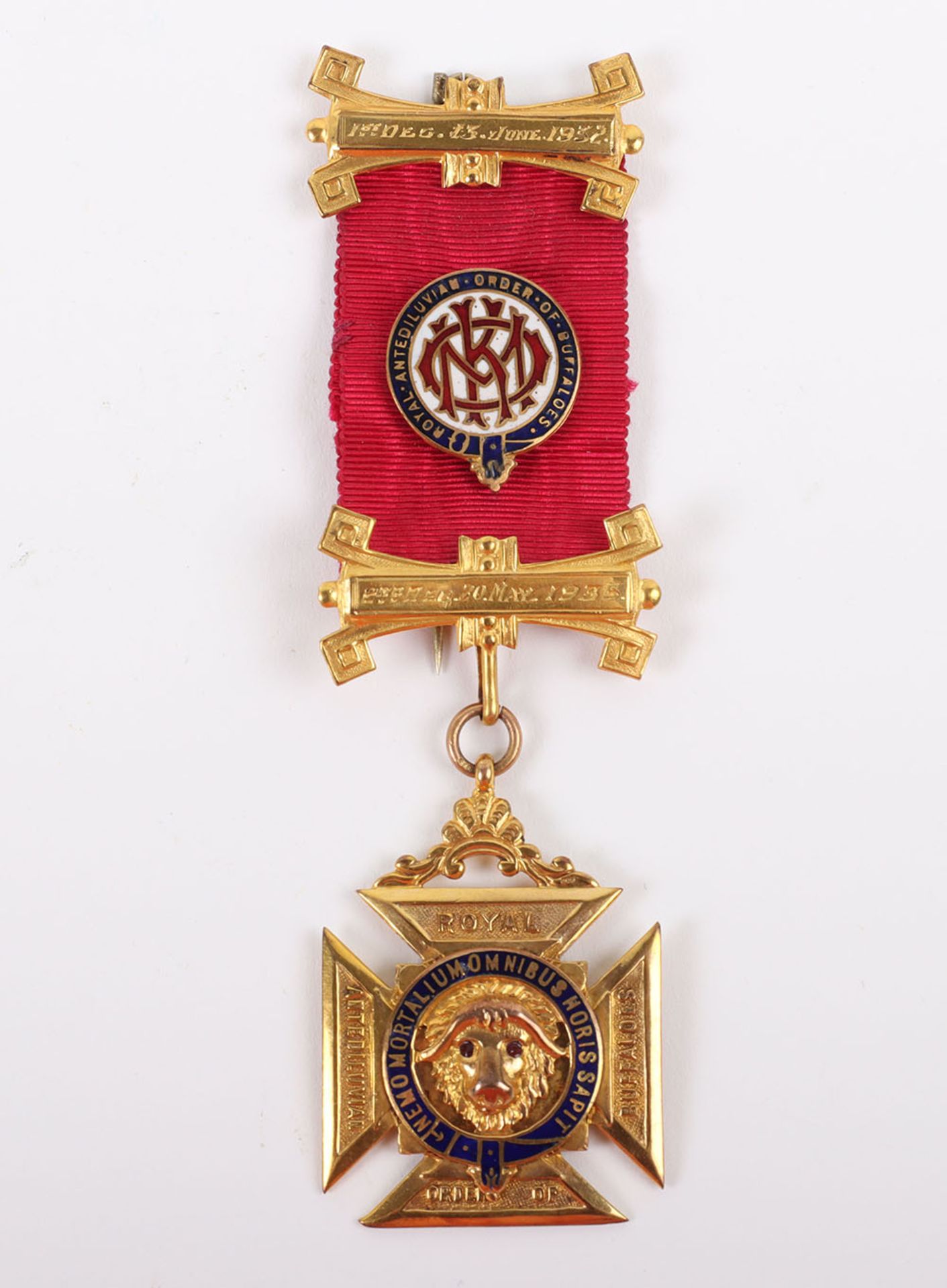 A 9ct gold Masonic Order of the Buffalo medal - Image 5 of 12
