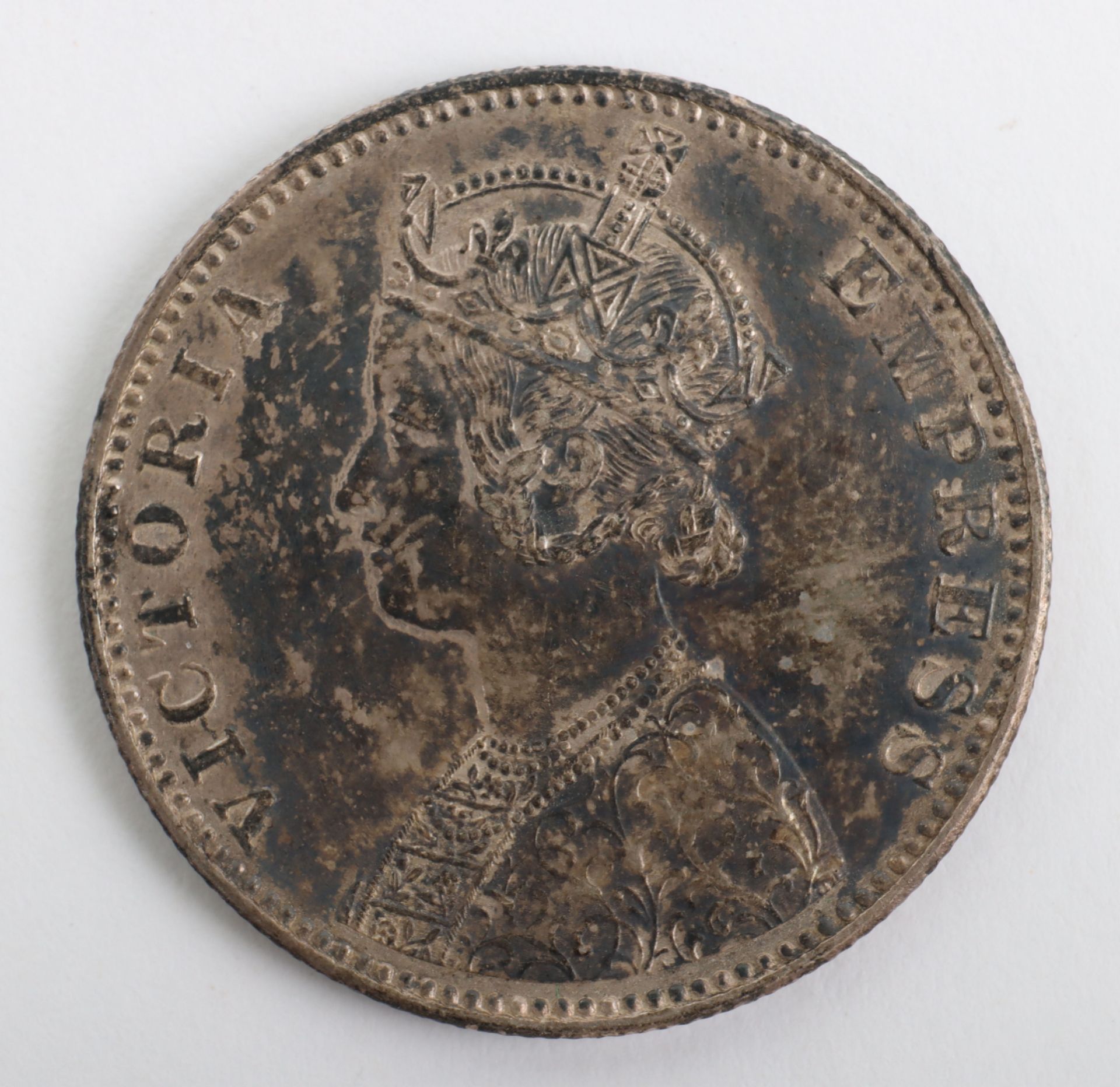 British India, Victoria (1837-1901), One Rupee, 1900, Bombay Mint