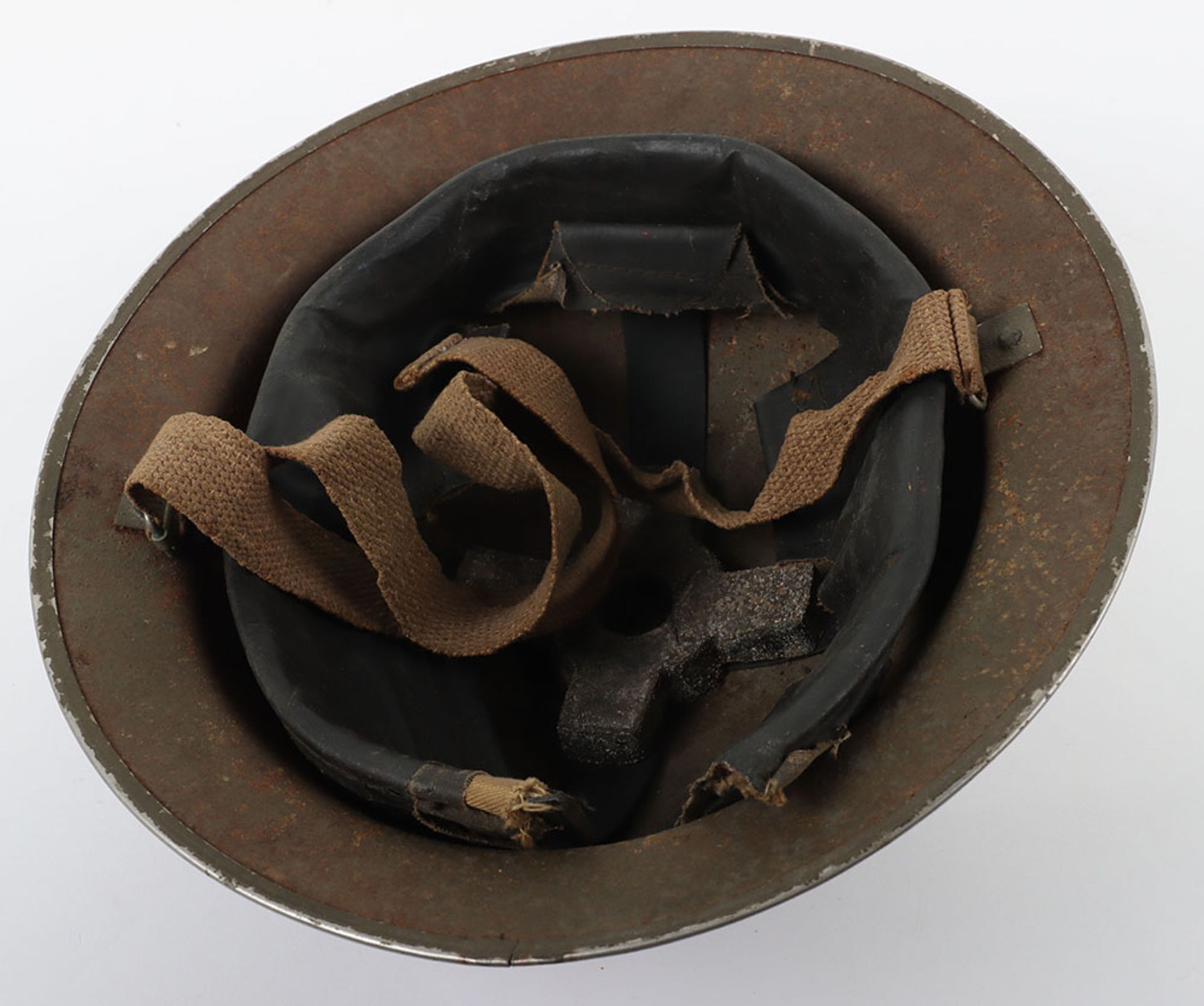 WWII British helmet - Image 5 of 5