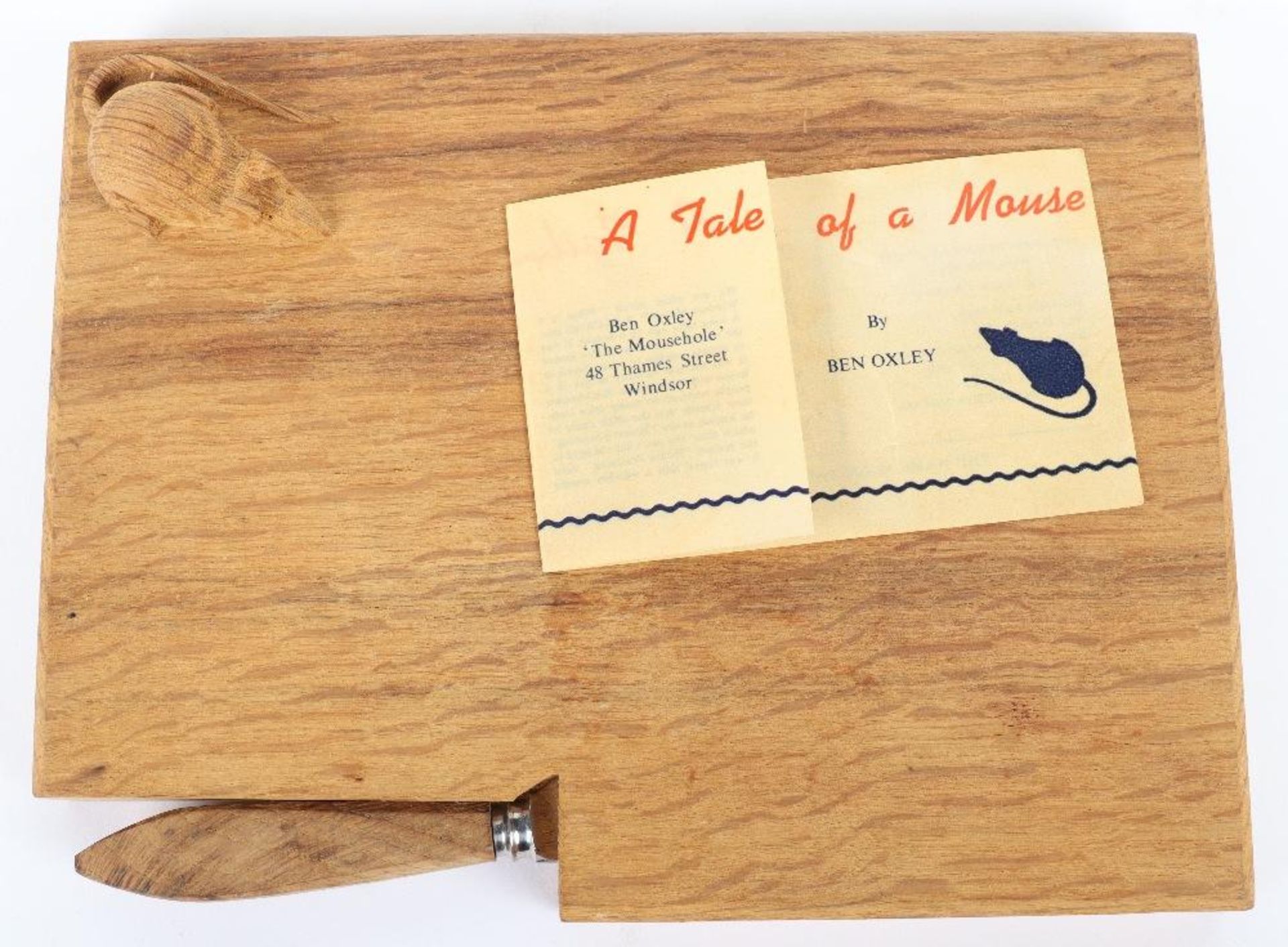 A Ben Oxley Mouse cheeseboard, with knife - Image 2 of 3
