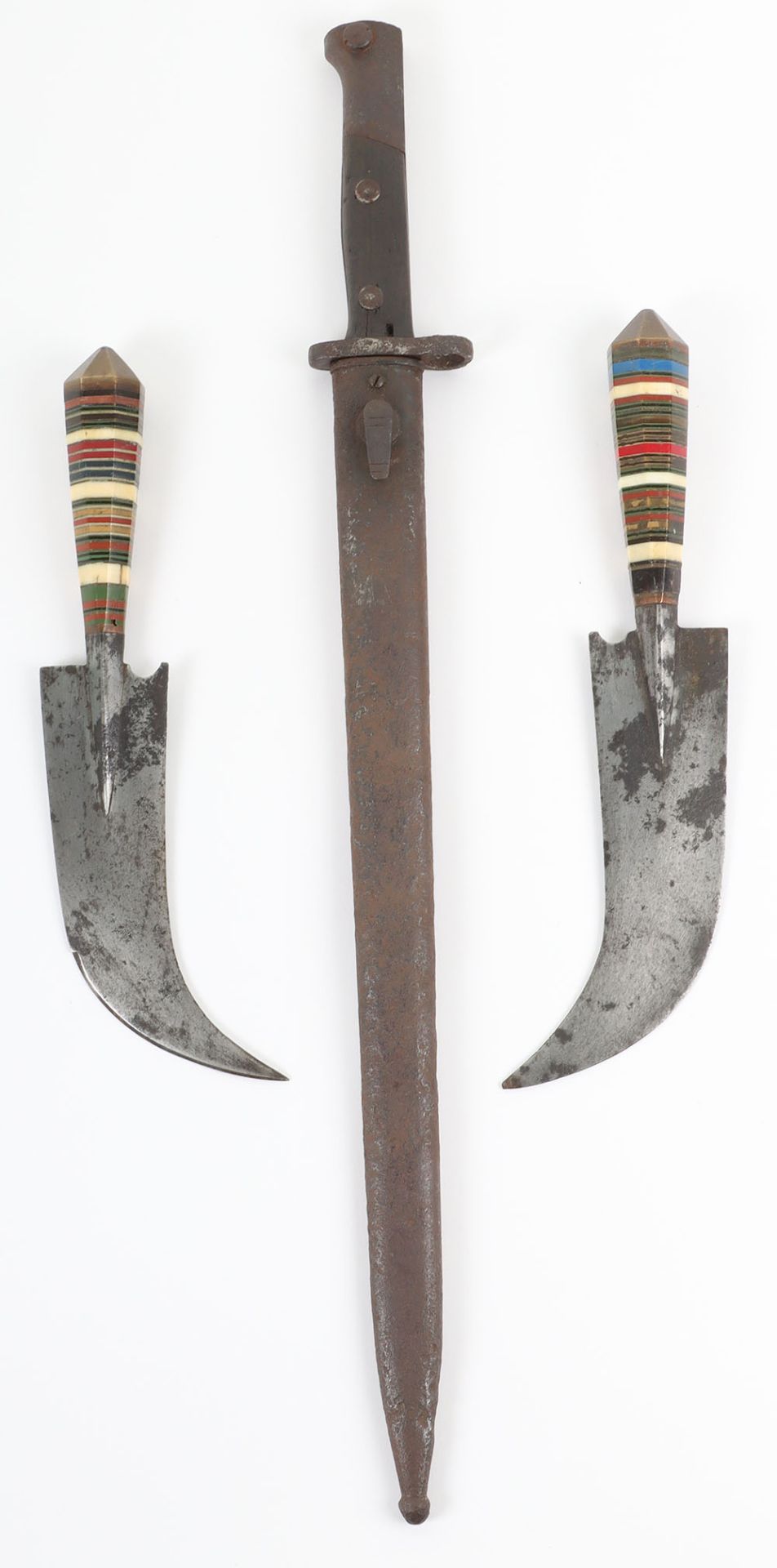 A British 1907 pattern sword bayonet and scabbard - Image 2 of 5