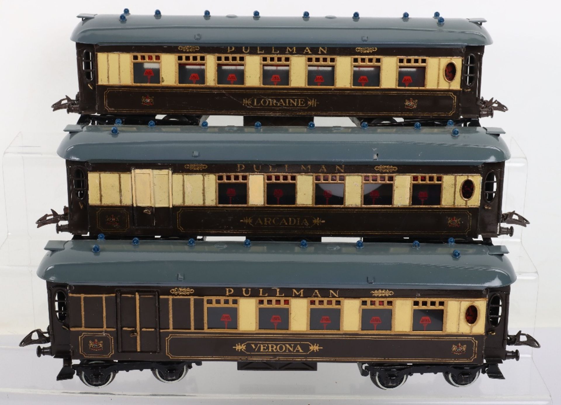 Hornby Series 0 gauge No.2 Pullman coaches - Image 2 of 4