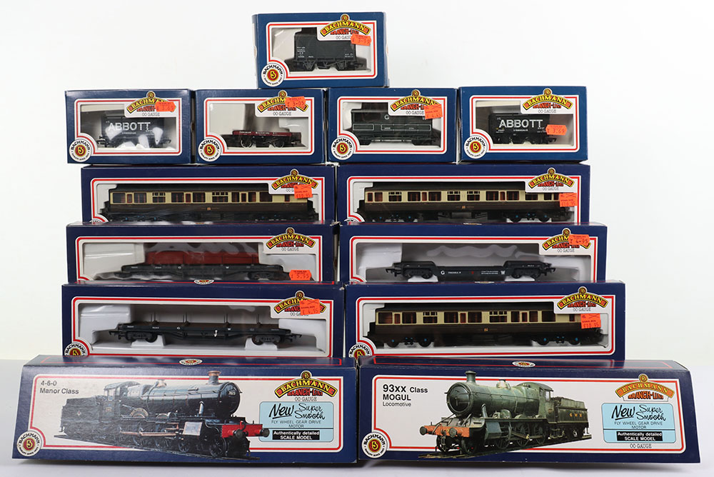 Boxed Bachmann 00 gauge locomotives and rolling stock