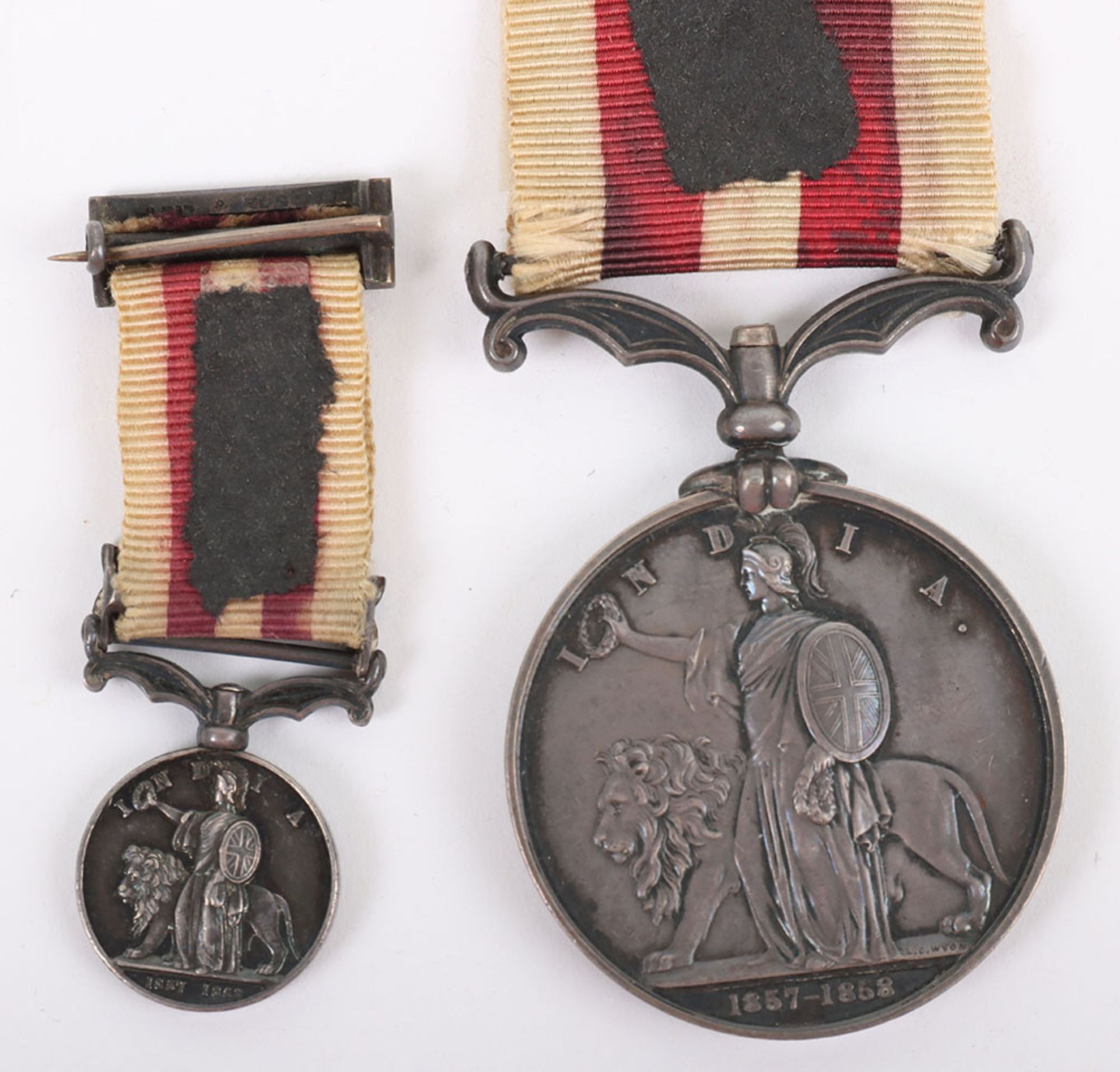A Fine Indian Mutiny Medal to an Ensign in the 43rd (Monmouthshire) Light Infantry - Bild 2 aus 10