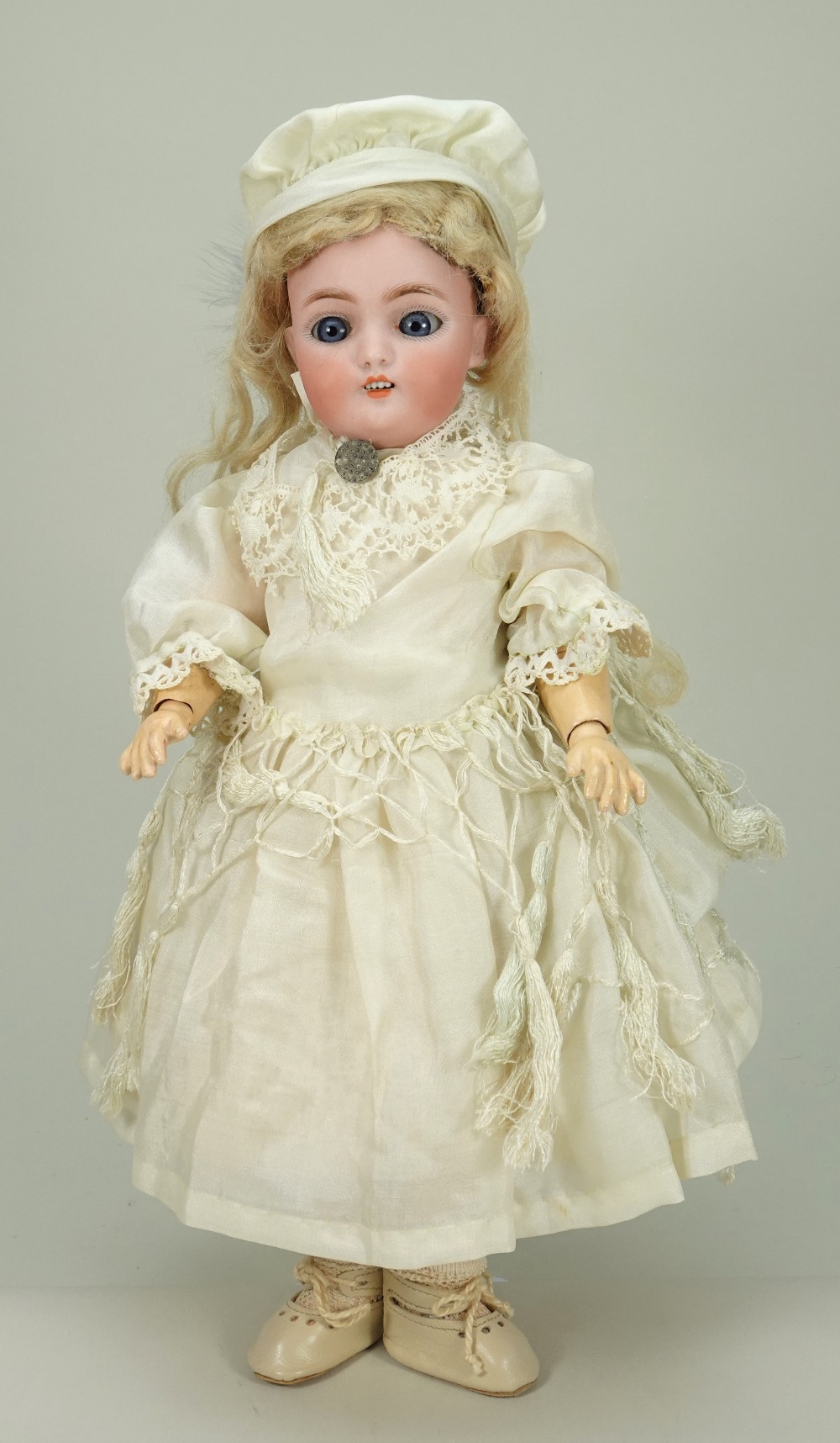 Simon & Halbig 1078 bisque head doll, German circa 1910,