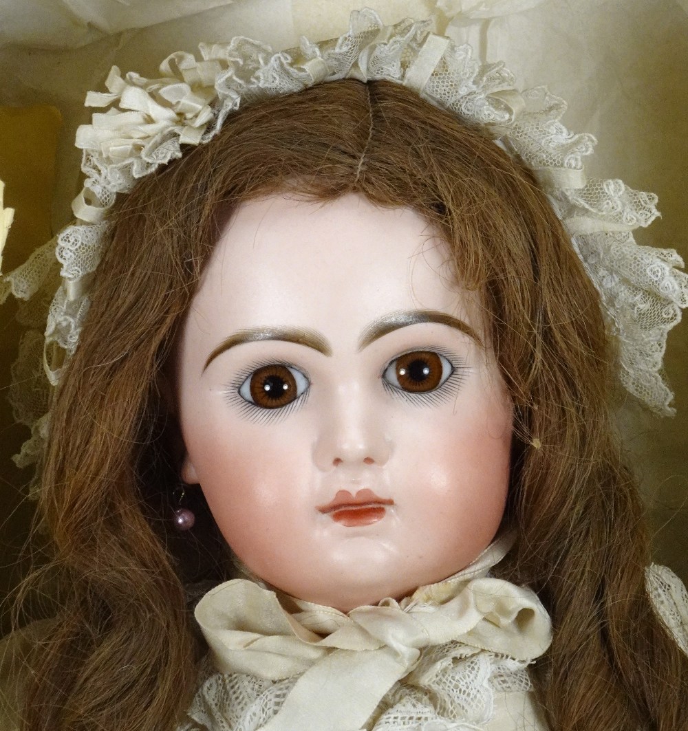 Tete Jumeau bisque head Bebe doll in original size 11 box, French 1880s, - Image 2 of 3