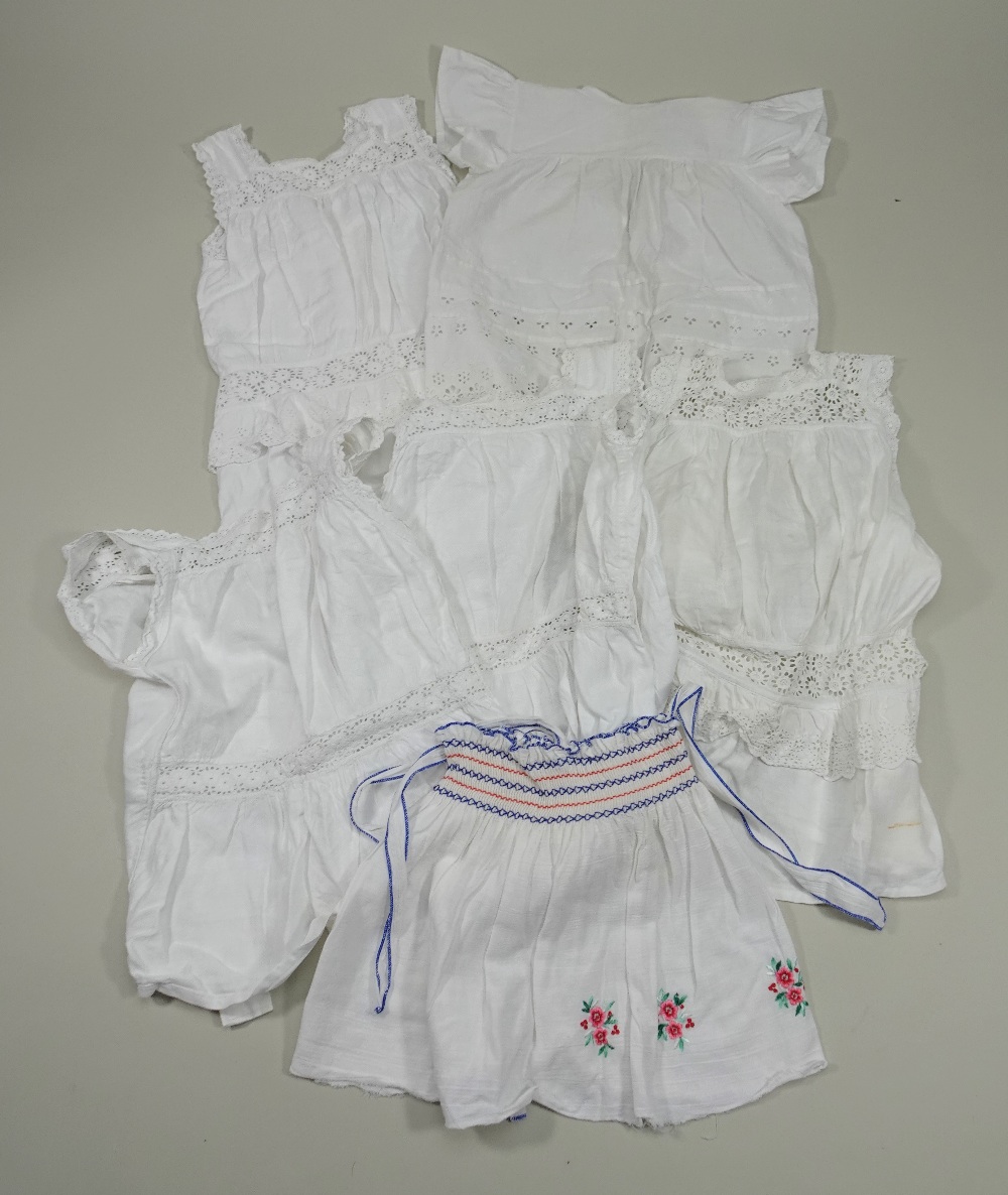 Collection of children’s clothing, - Image 2 of 3