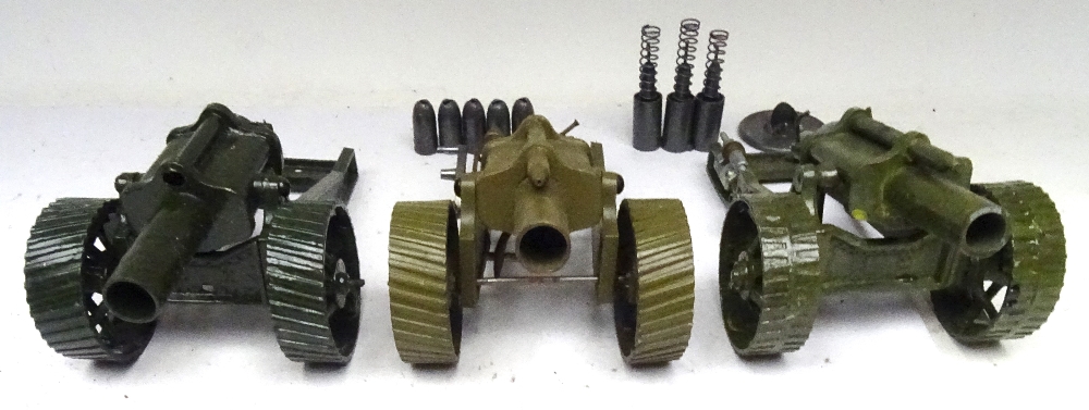 Britains, two sets 2064, 155mm Guns - Image 4 of 7