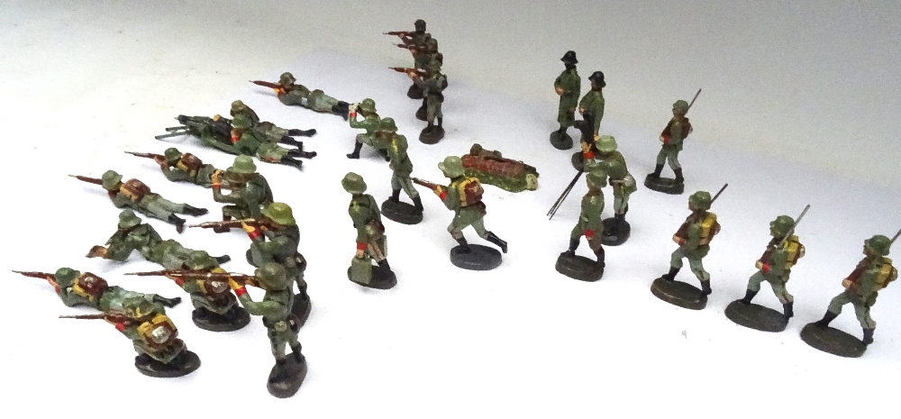 David Hawkins Collection Elastolin 70mm scale WWI German Army early figures - Image 3 of 3