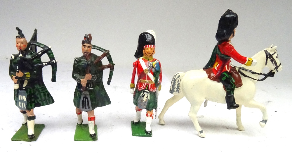 Britains repainted charging Argyll and Sutherland Highlanders - Image 2 of 4