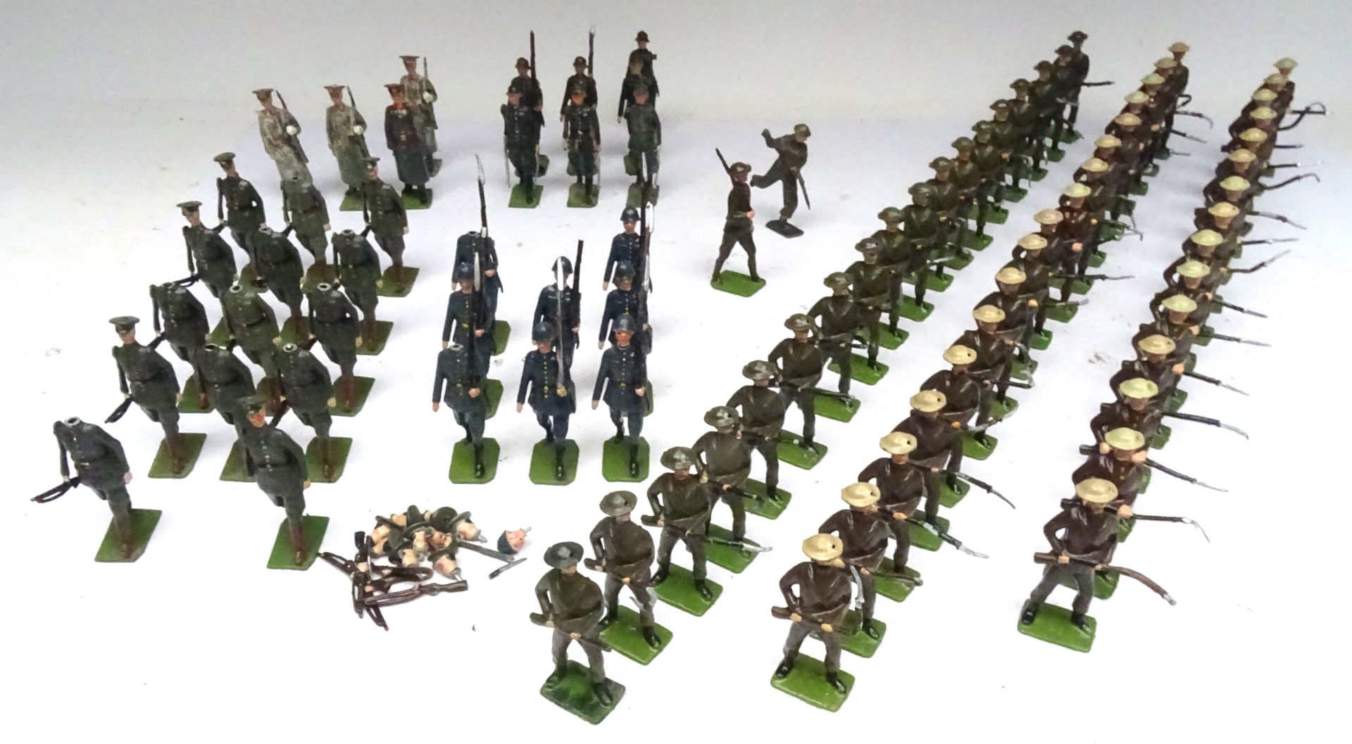 Miscellaneous toy soldiers including many Britains second grade - Bild 7 aus 12