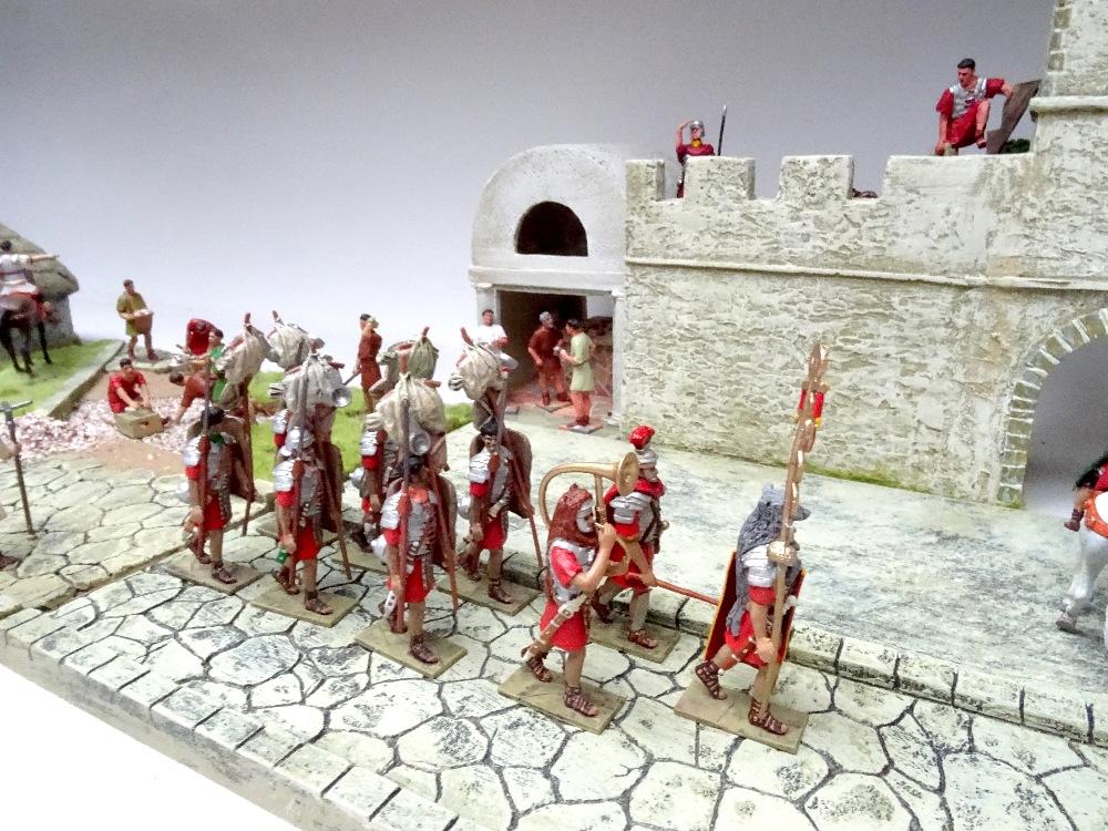 JG Miniatures Roman Road (three sections) and M43K single gate house - Image 5 of 14