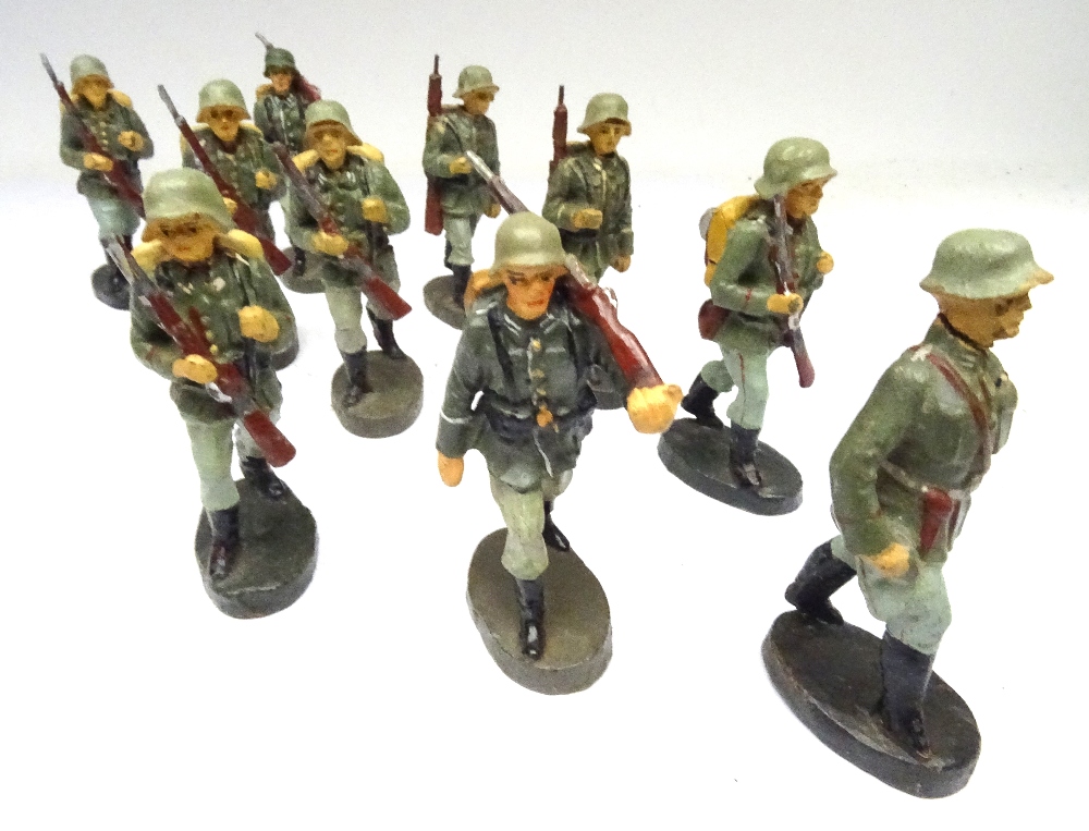 David Hawkins Collection Elastolin 70mm scale WWI German Army Infantry advancing - Image 4 of 6