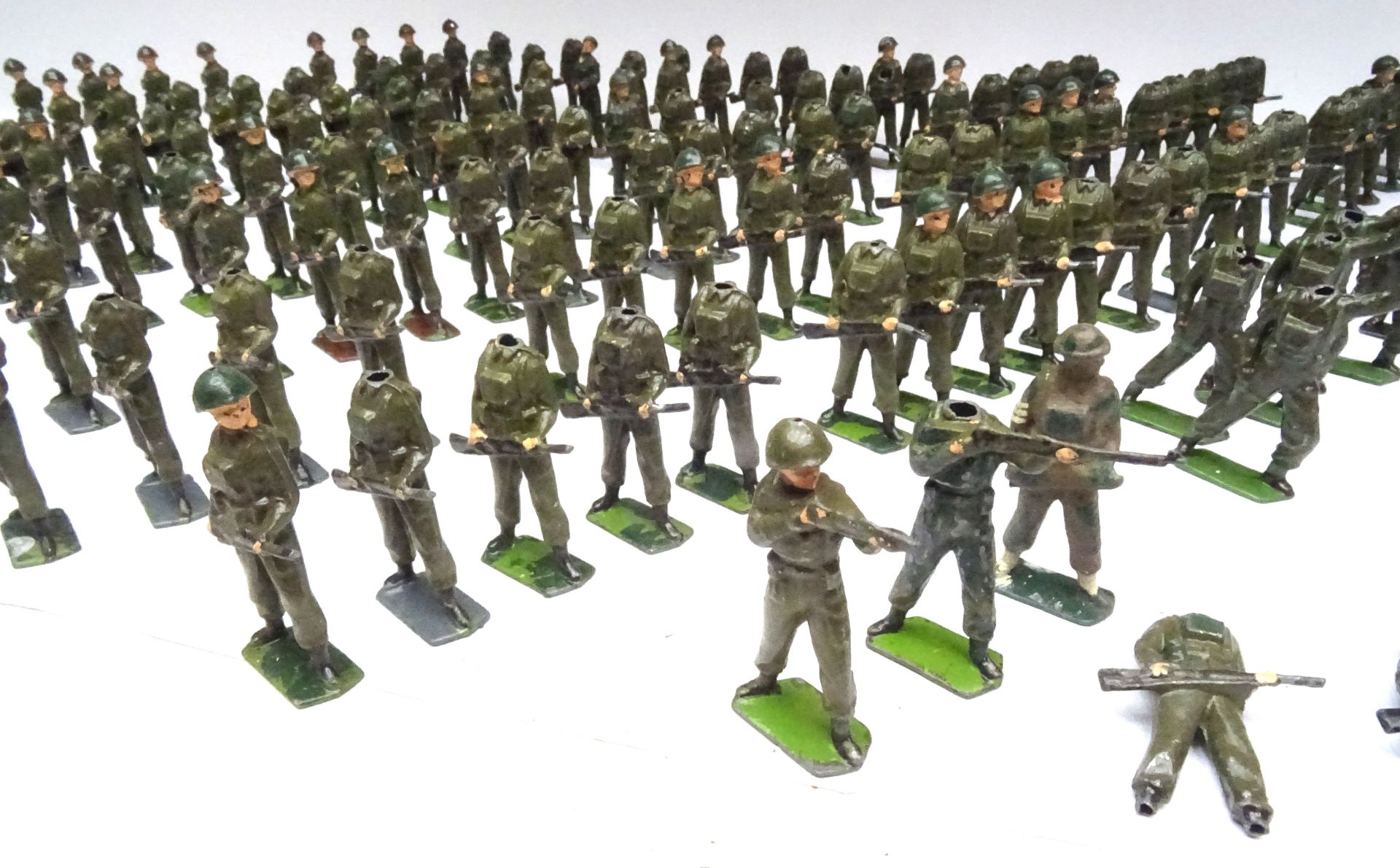 Miscellaneous toy soldiers including many Britains second grade - Bild 9 aus 12
