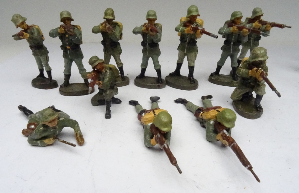 David Hawkins Collection Elastolin 70mm scale WWI German Army Infantry advancing - Image 5 of 6