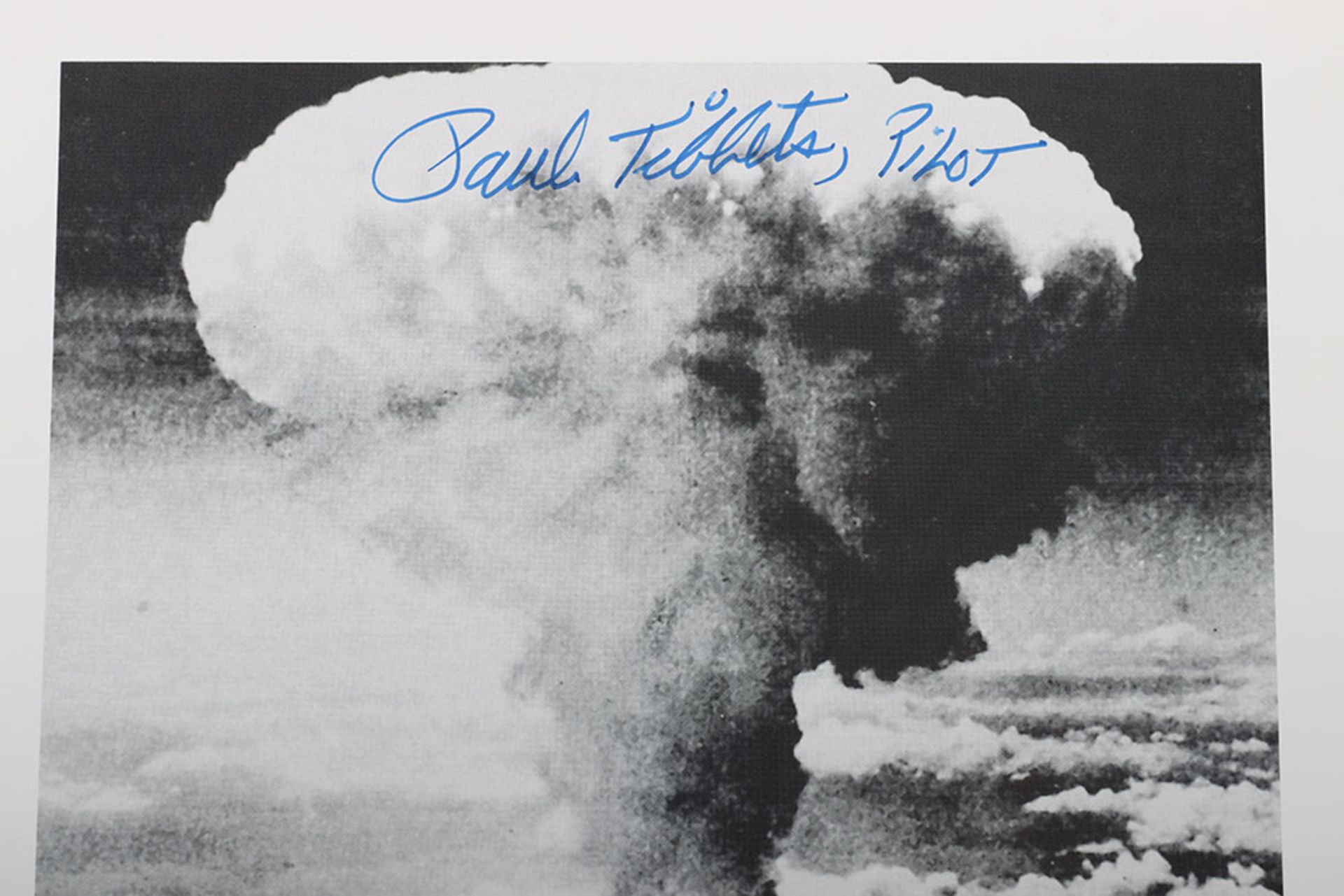 Paul Tibbets, Pilot who flew Hiroshima mission over Japan Signed Photograph - Image 3 of 4