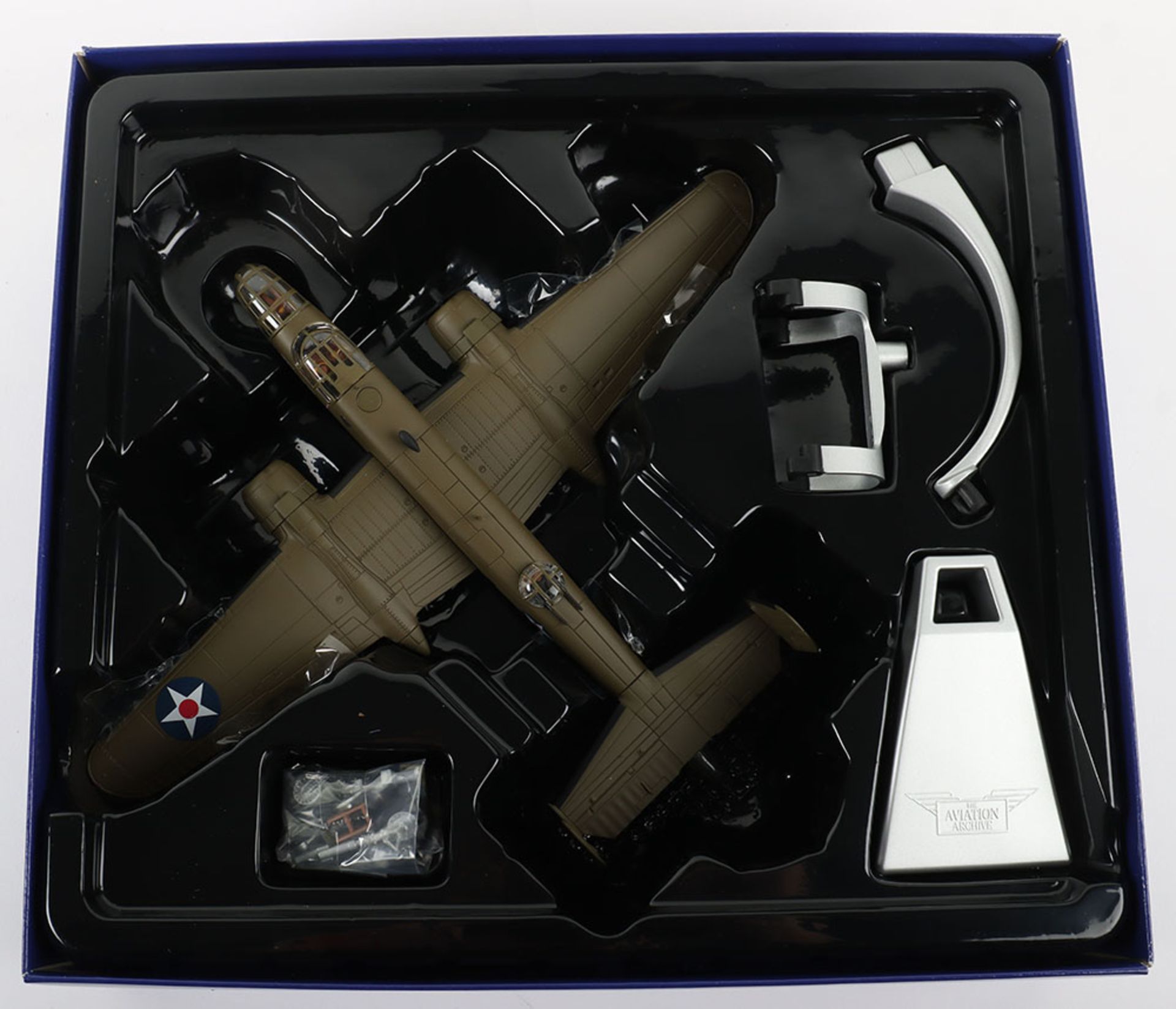 Corgi “The Aviation Archive” AA35313 North American B-25B Mitchell boxed model - Image 6 of 6