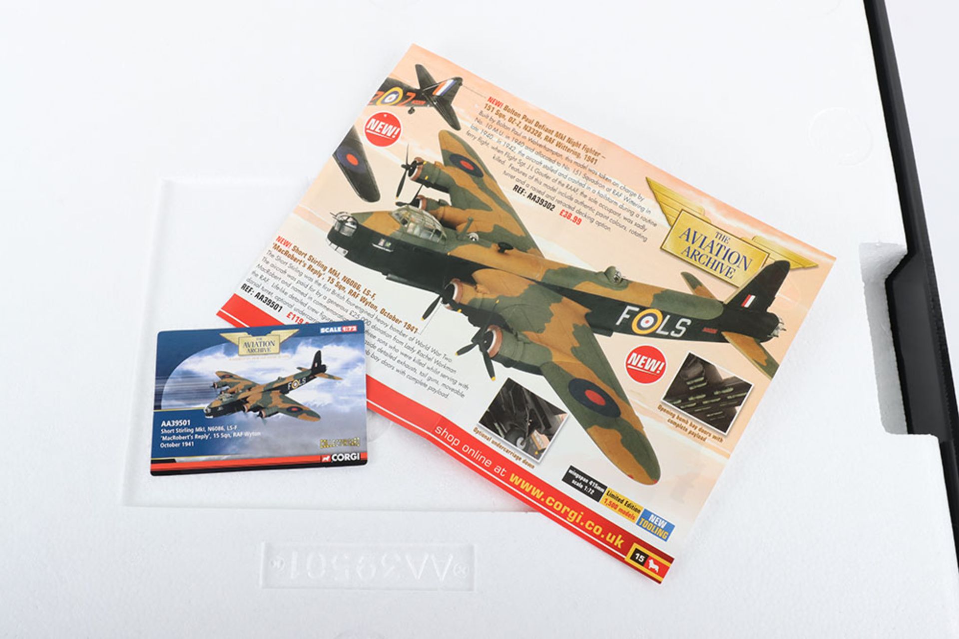 Corgi “The Aviation Archive” AA39501 Short Stirling MK1 Low numbered model - Image 5 of 6