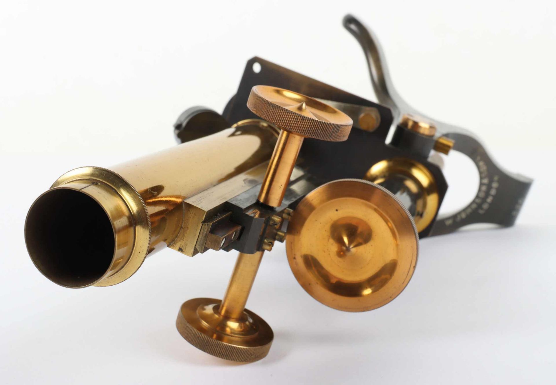 A late Victorian brass microscope and lens, W. Johnson & Sons London - Bild 10 aus 12