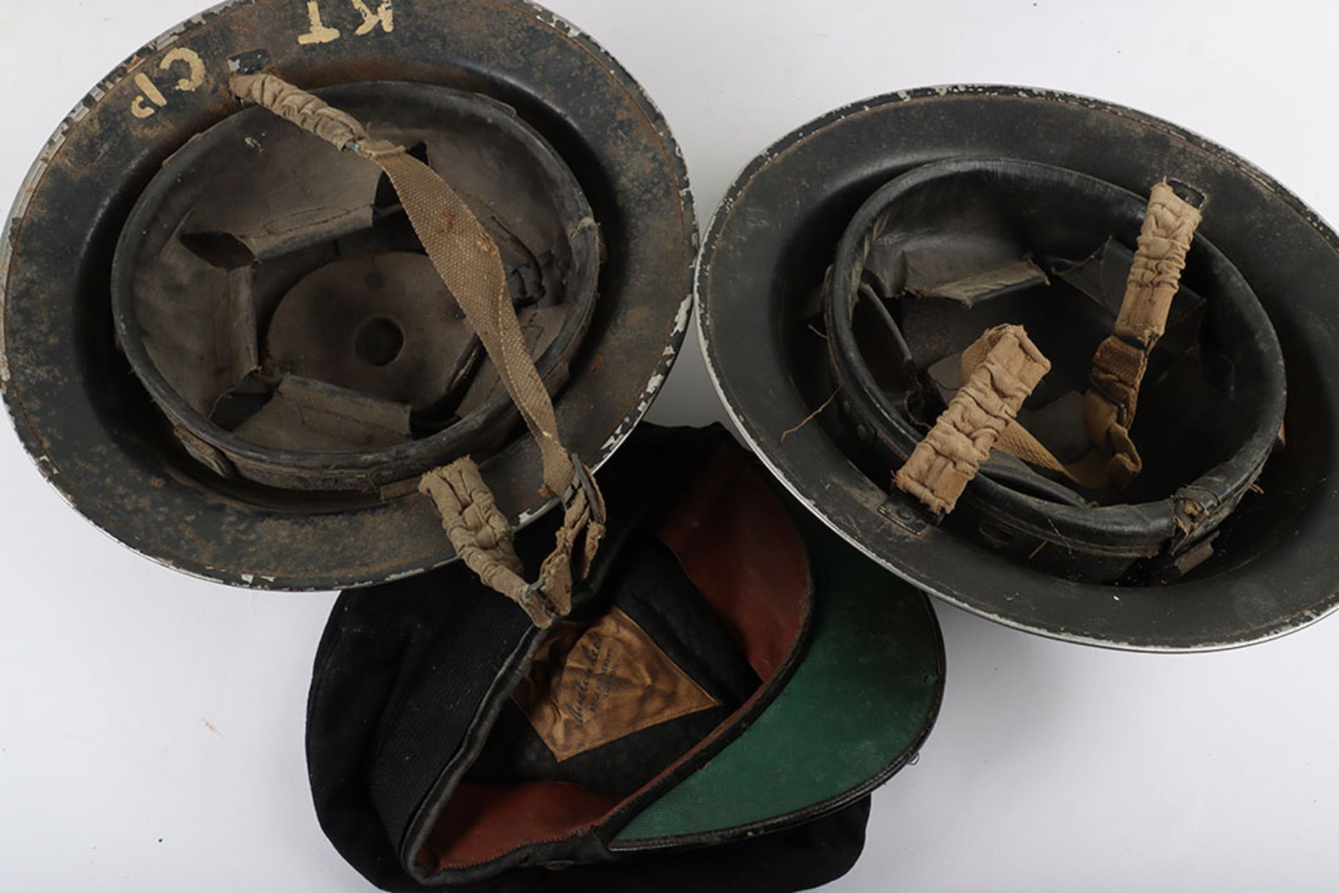 Helmets and Militaria - Bild 6 aus 9