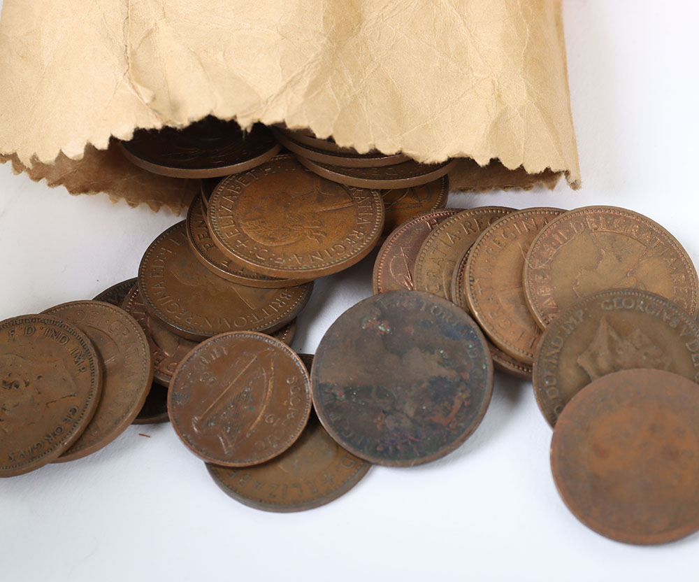 A large quantity of European and World coinage, mostly 20th century - Image 4 of 11