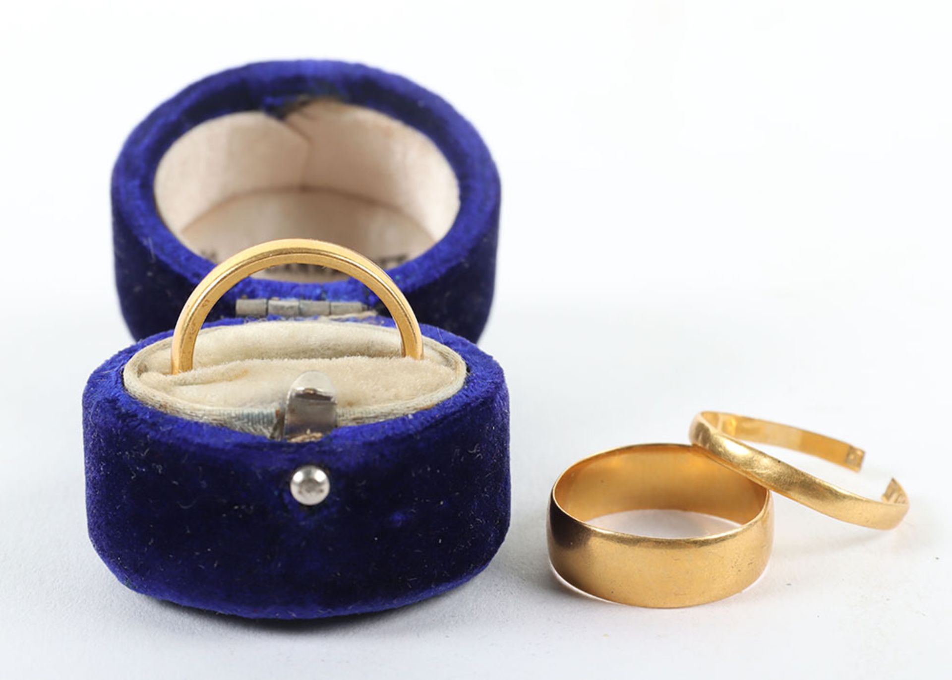 Three 22ct gold wedding rings - Image 2 of 3