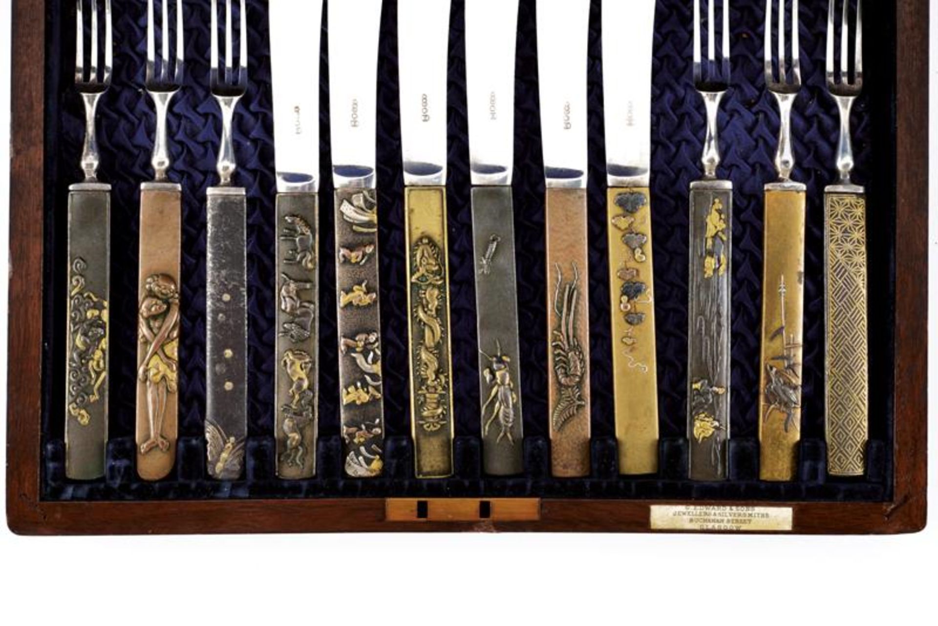 A set of cutlery with kozuka hilts - Bild 2 aus 5