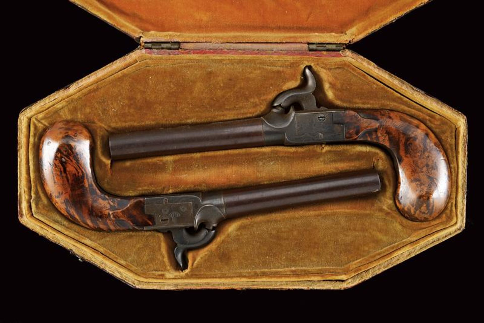 A pair of percussion pockets pistols in an elegant leather case - Bild 5 aus 5