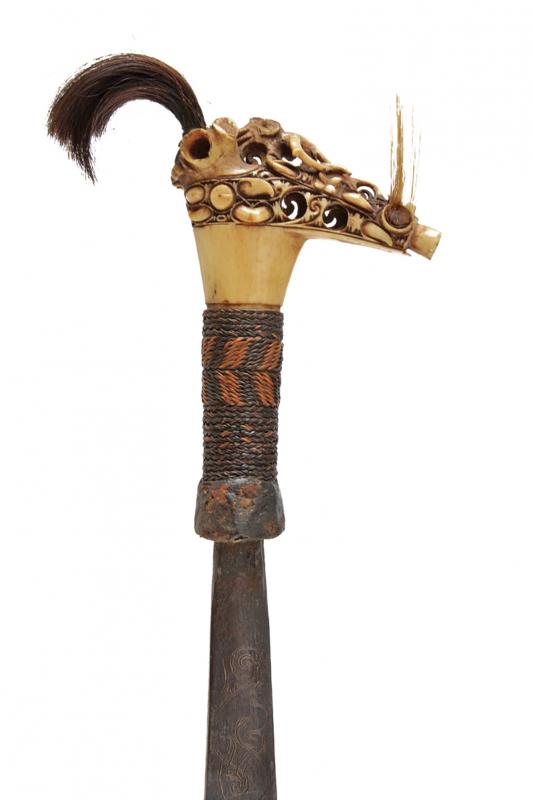 A mandau / Parang ilang of the Kenyah-Dayak - Image 5 of 5